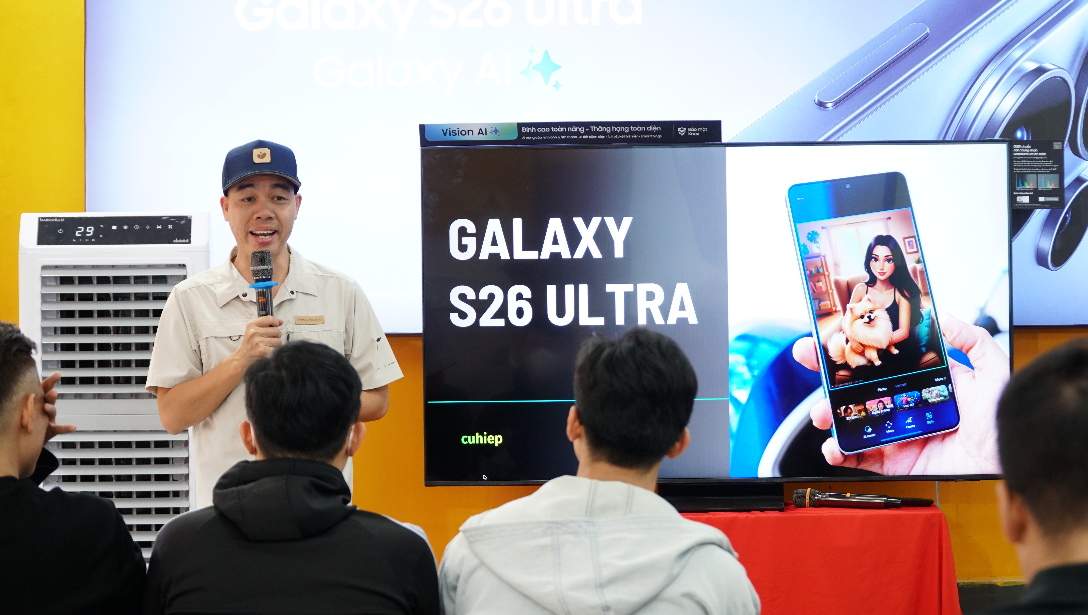 TECH TOUR – CHẠM ĐỈNH FLAGSHIP TECH TOUR – CHẠM ĐỈNH FLAGSHIP