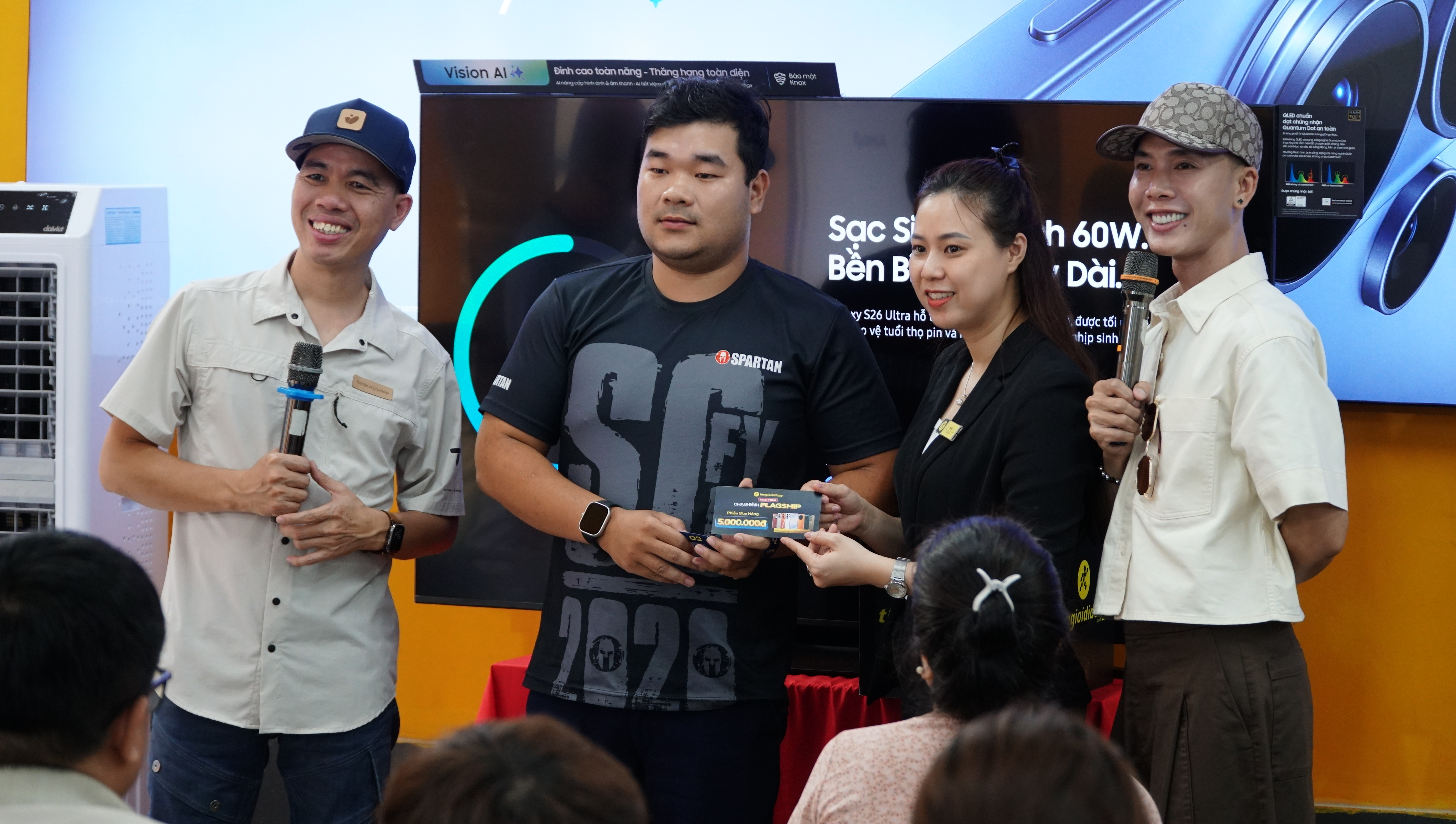 TECH TOUR – CHẠM ĐỈNH FLAGSHIP TECH TOUR – CHẠM ĐỈNH FLAGSHIP