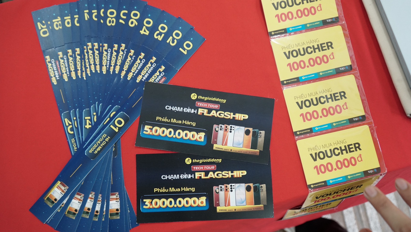 TECH TOUR – CHẠM ĐỈNH FLAGSHIP TECH TOUR – CHẠM ĐỈNH FLAGSHIP