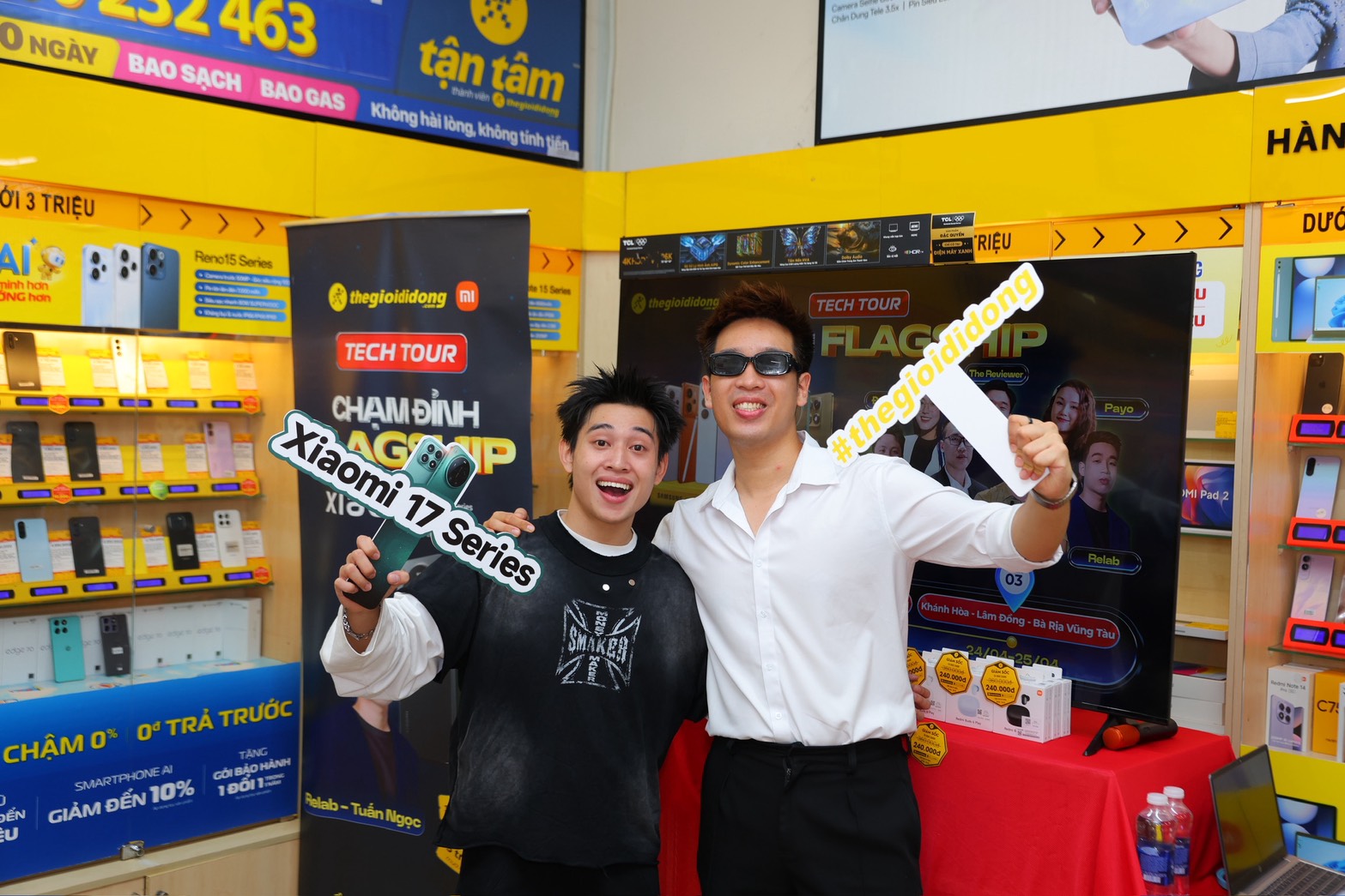 TECH TOUR – CHẠM ĐỈNH FLAGSHIP TECH TOUR – CHẠM ĐỈNH FLAGSHIP