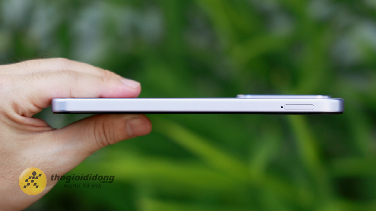 Trên tay realme C100: Giá niêm yết 7.69 triệu với chip Helio G92 Max