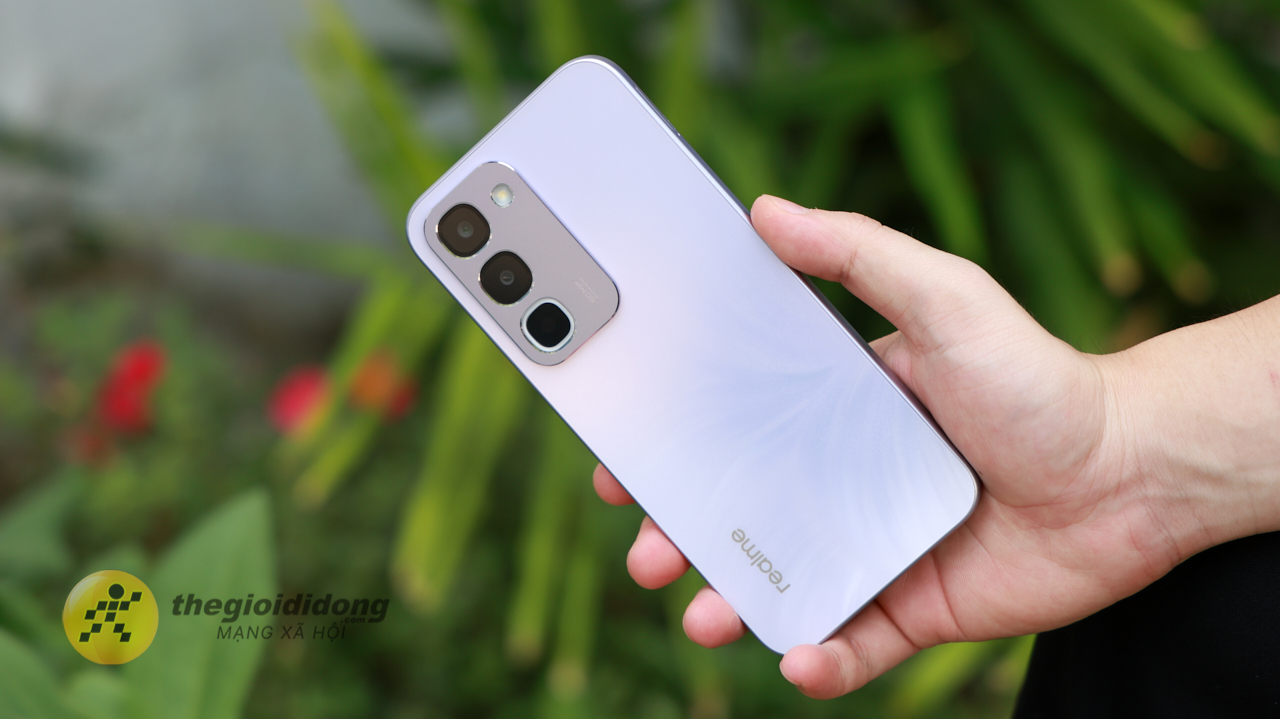Trên tay realme C100: Giá niêm yết 7.69 triệu với chip Helio G92 Max