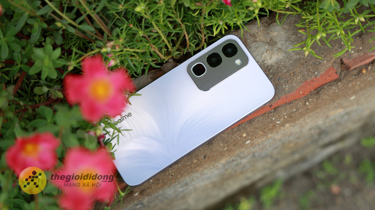 Trên tay realme C100: Giá niêm yết 7.69 triệu với chip Helio G92 Max