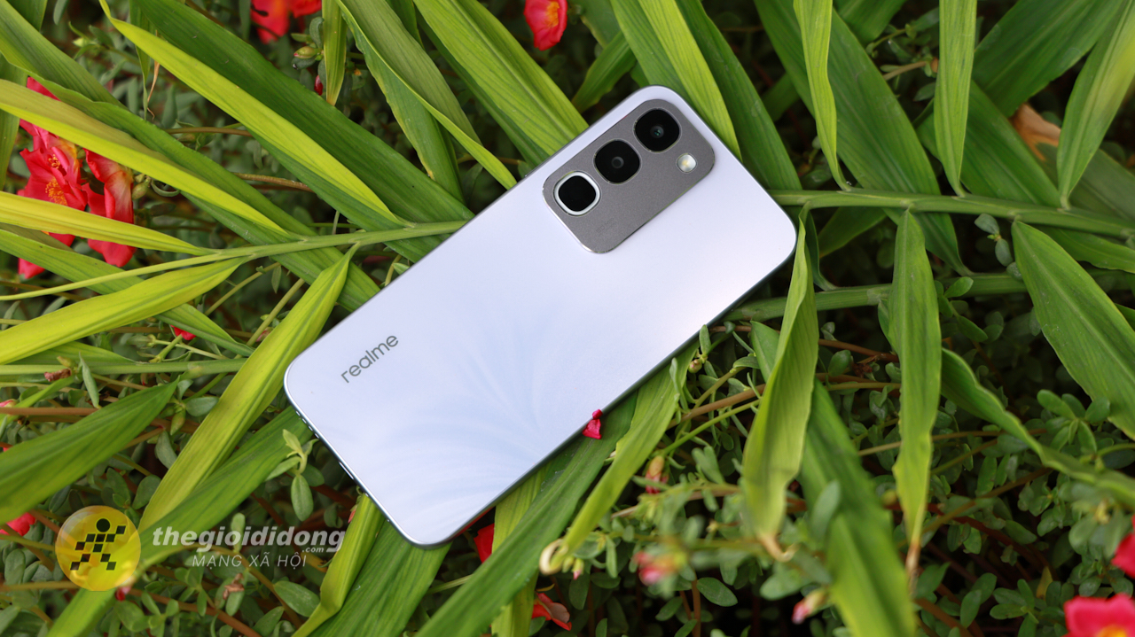 Trên tay realme C100: Giá niêm yết 7.69 triệu với chip Helio G92 Max