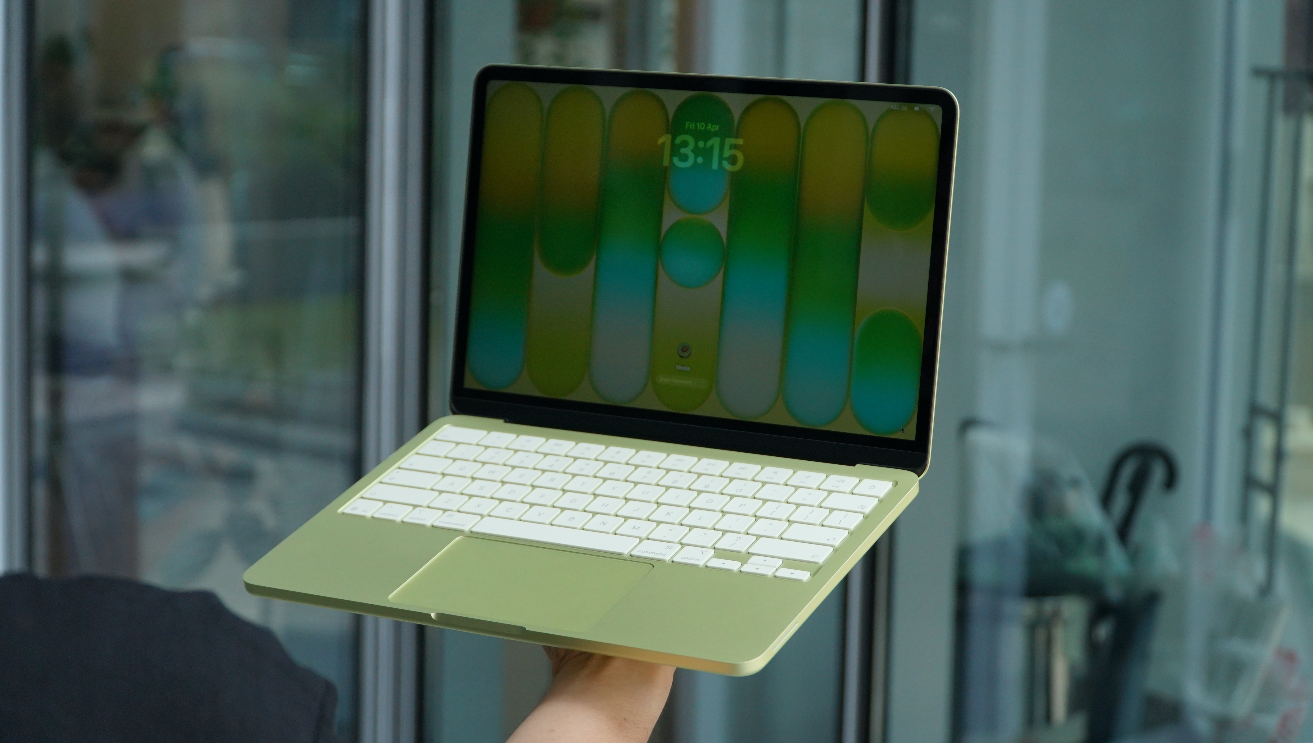 Trên tay nhanh MacBook Neo: Chiếc laptop giá rẻ siêu HOT đến từ Apple đã cập bến Thế Giới Di Động