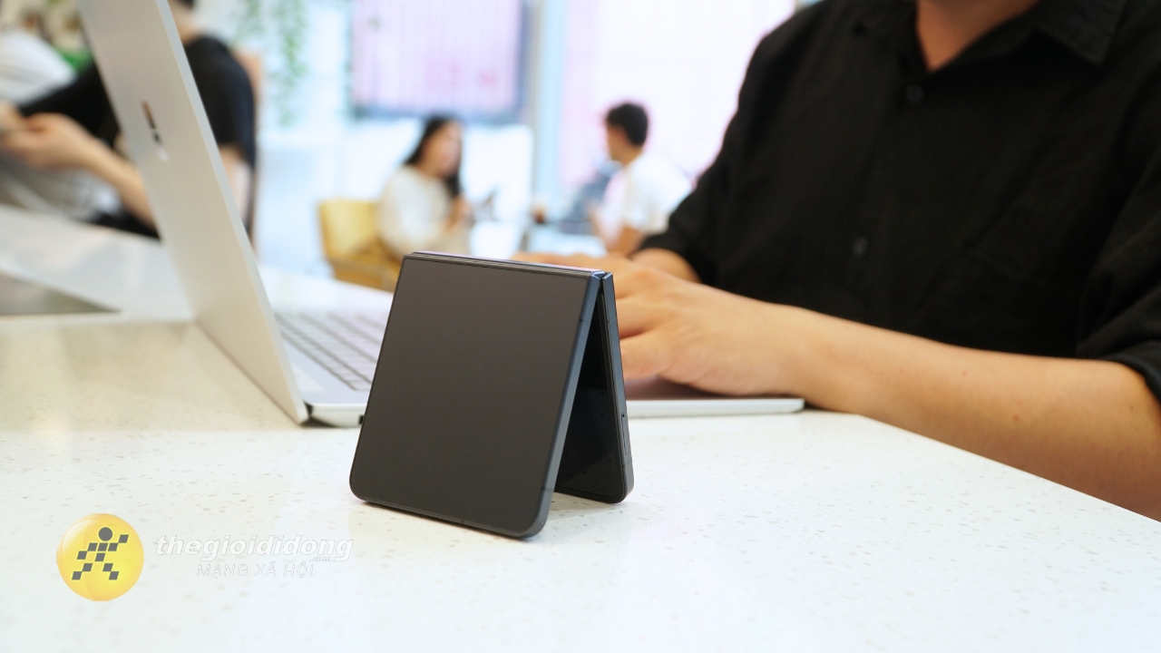 Samsung Galaxy Z Flip7 đã thay đổi cách mình sử dụng điện thoại như thế nào? Samsung Galaxy Z Flip7 đã thay đổi cách mình sử dụng điện thoại như thế nào?