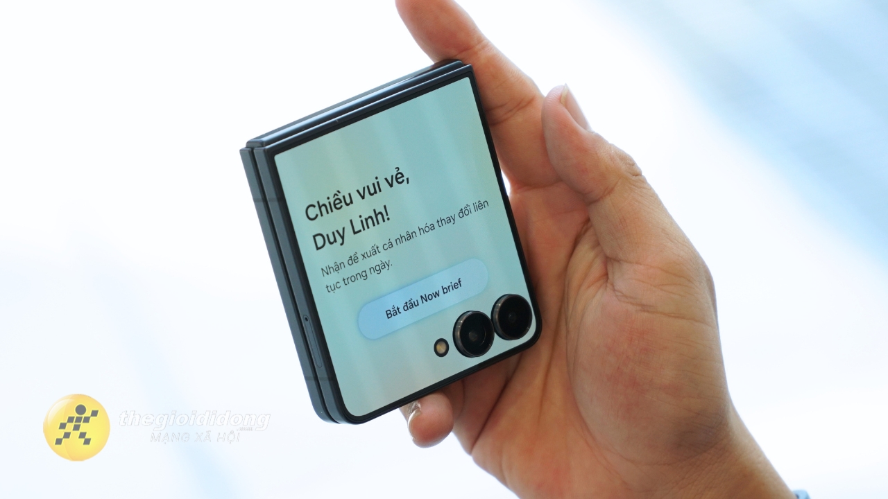 Samsung Galaxy Z Flip7 đã thay đổi cách mình sử dụng điện thoại như thế nào? Samsung Galaxy Z Flip7 đã thay đổi cách mình sử dụng điện thoại như thế nào?