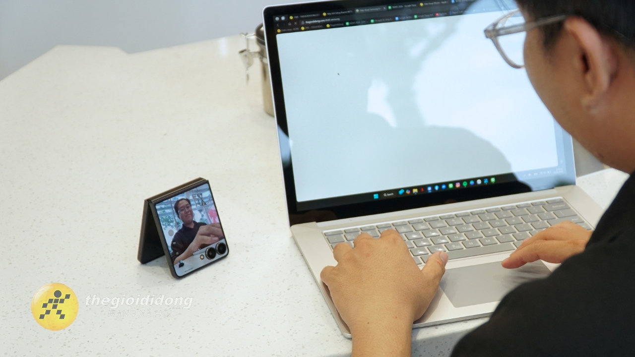 Samsung Galaxy Z Flip7 đã thay đổi cách mình sử dụng điện thoại như thế nào? Samsung Galaxy Z Flip7 đã thay đổi cách mình sử dụng điện thoại như thế nào?