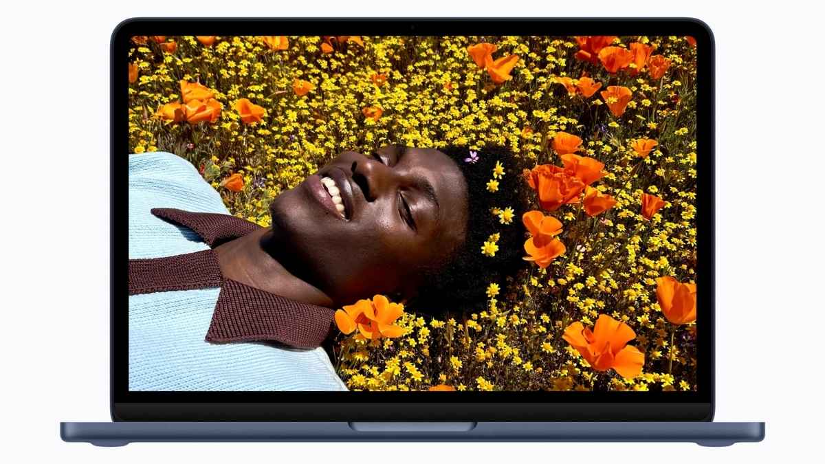 M&agrave;n h&igrave;nh sắc n&eacute;t tr&ecirc;n MacBook Neo