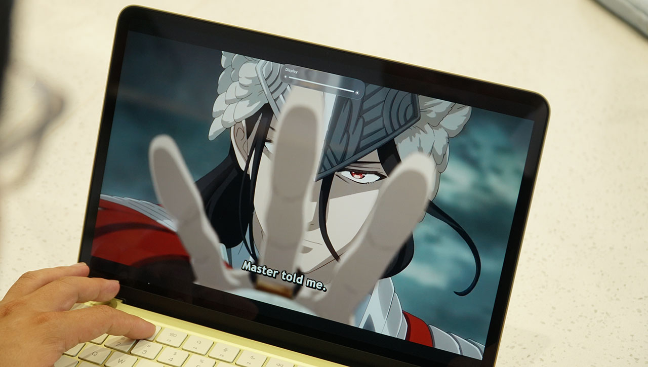 Độ sáng đến 500 nit