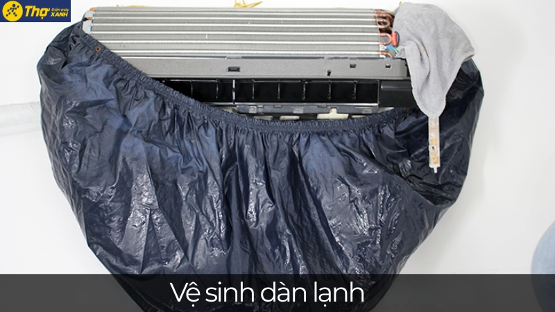 Vệ sinh dàn lạnh được che chắn kỹ Vệ sinh dàn lạnh được che chắn kỹ