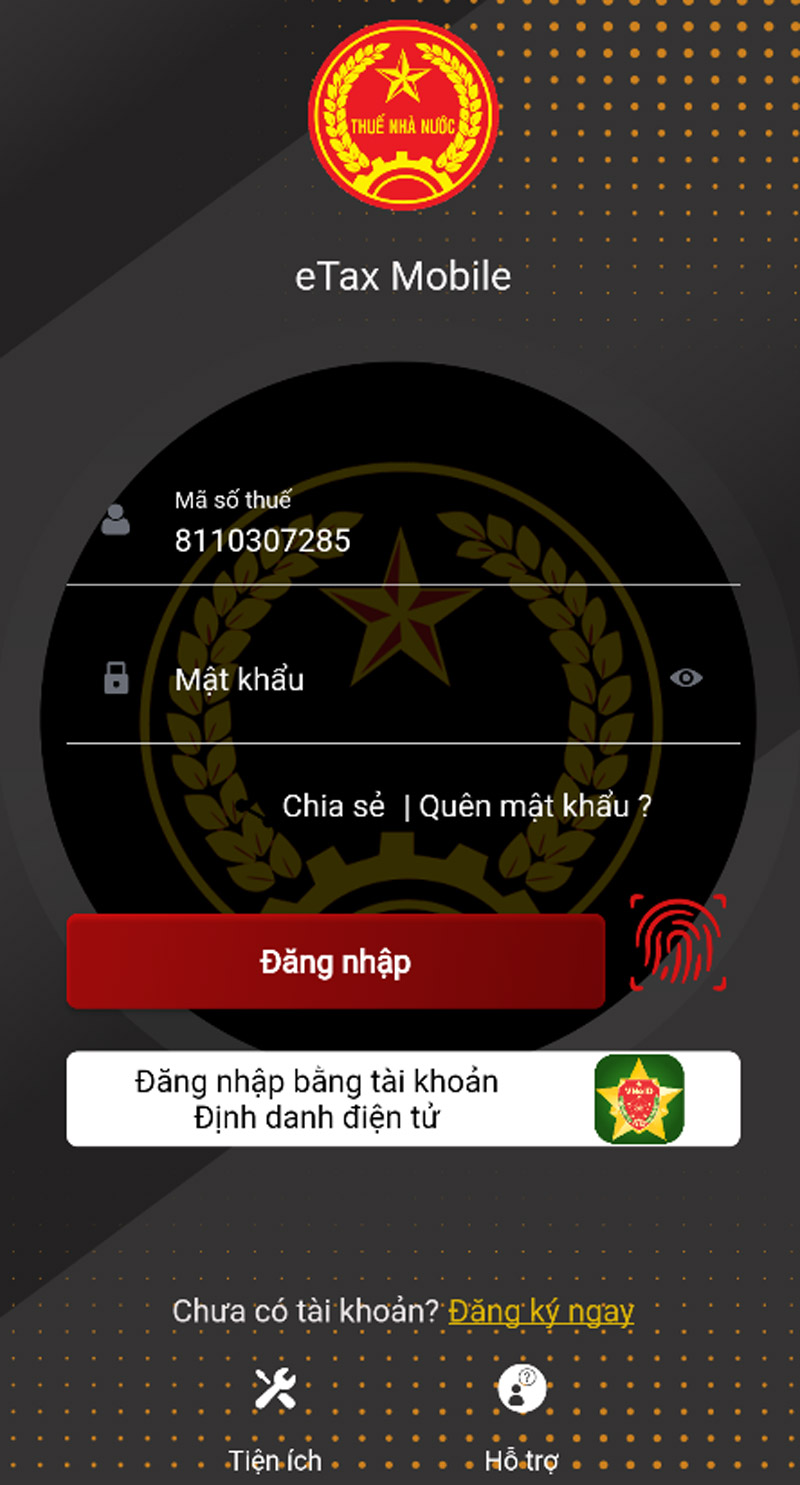 Mở eTax Mobile nhập mã số thuế và chọn cách đăng nhập phù hợp hoặc thông qua tài khoản định danh VNeID