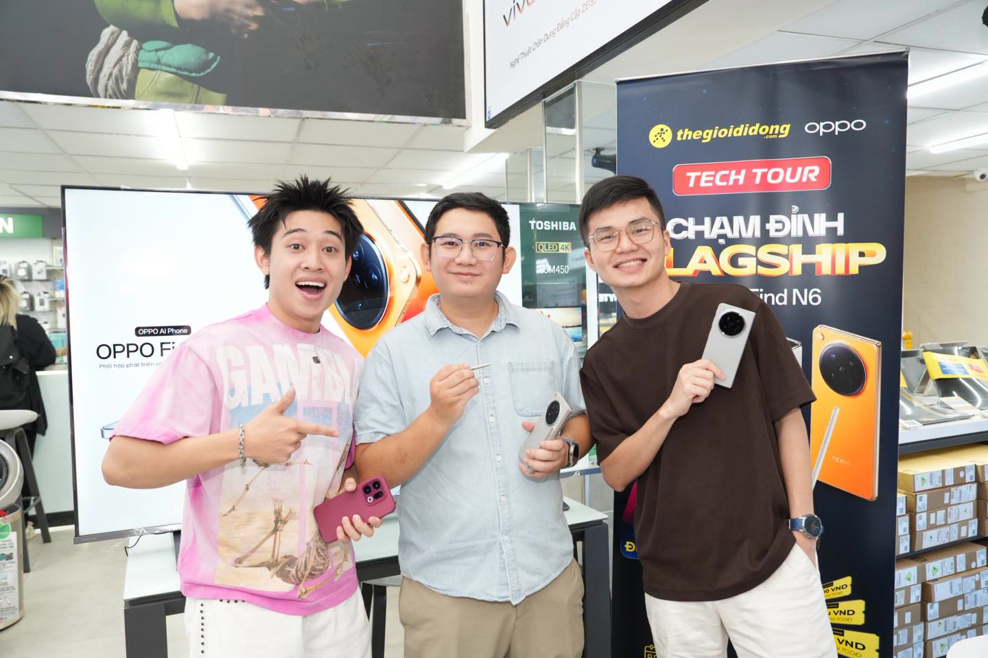 TECH TOUR – CHẠM ĐỈNH FLAGSHIP TECH TOUR – CHẠM ĐỈNH FLAGSHIP