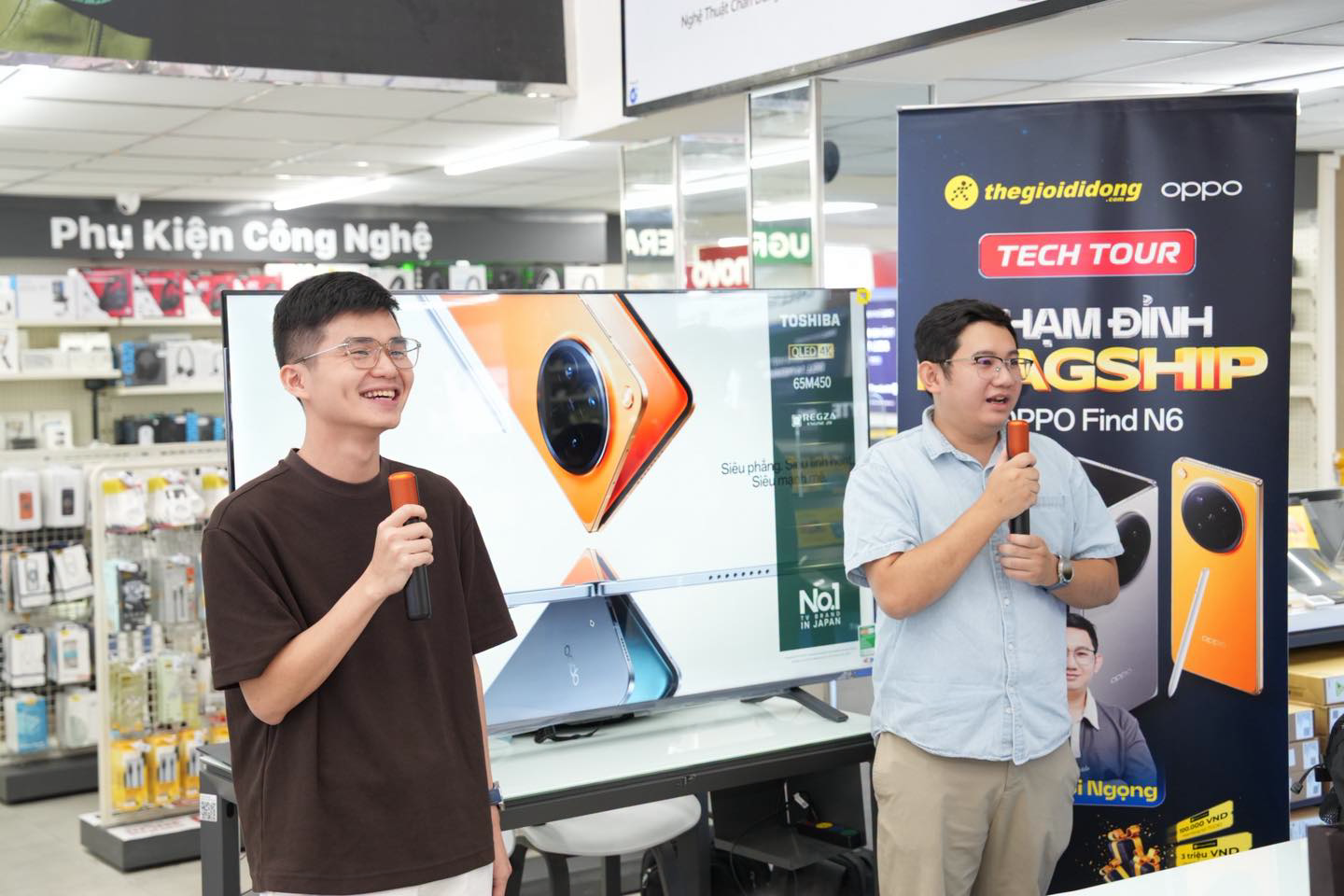 TECH TOUR – CHẠM ĐỈNH FLAGSHIP TECH TOUR – CHẠM ĐỈNH FLAGSHIP