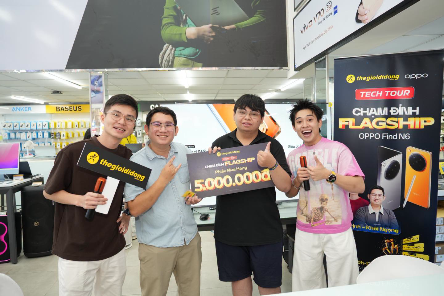 TECH TOUR – CHẠM ĐỈNH FLAGSHIP TECH TOUR – CHẠM ĐỈNH FLAGSHIP