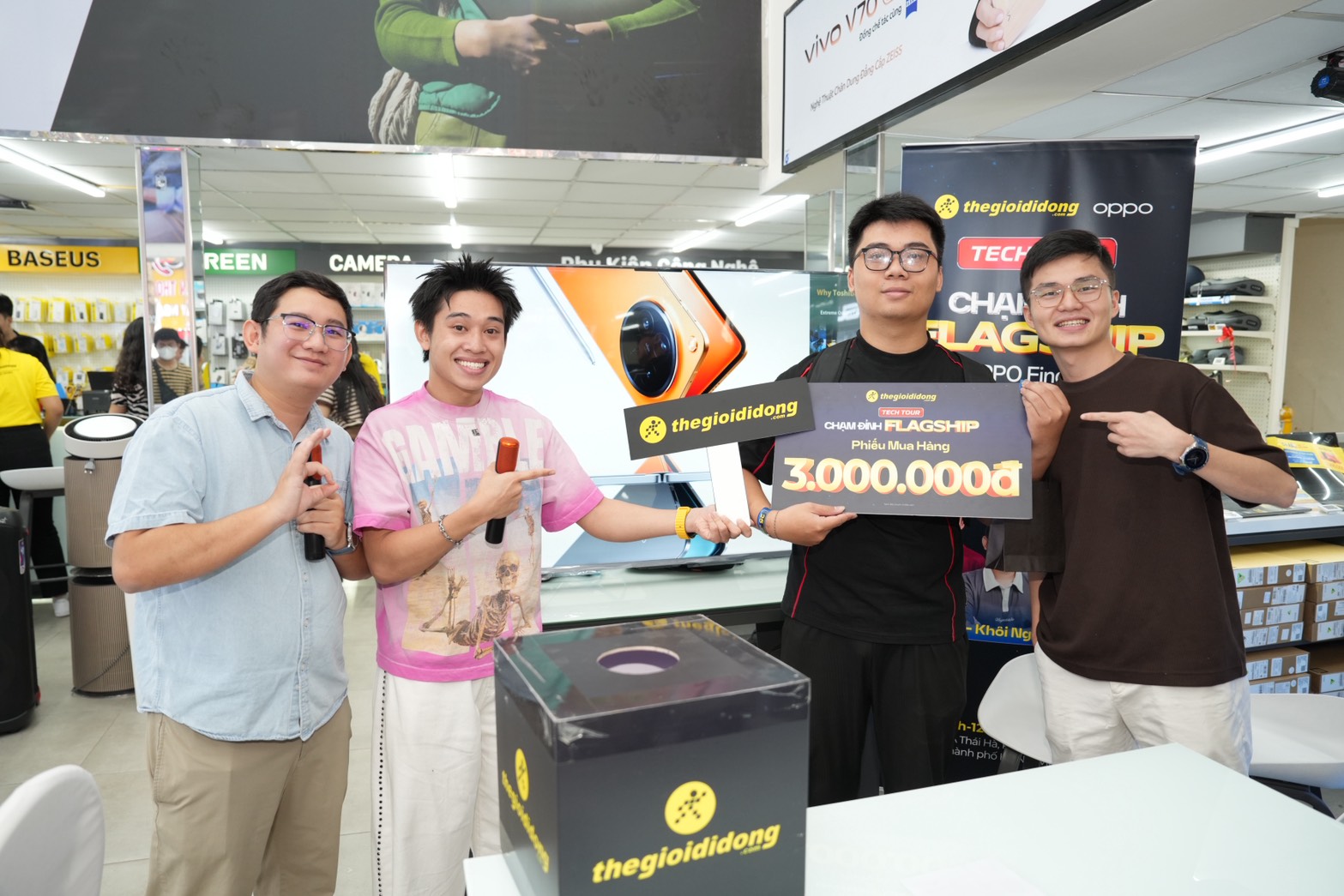 TECH TOUR – CHẠM ĐỈNH FLAGSHIP TECH TOUR – CHẠM ĐỈNH FLAGSHIP