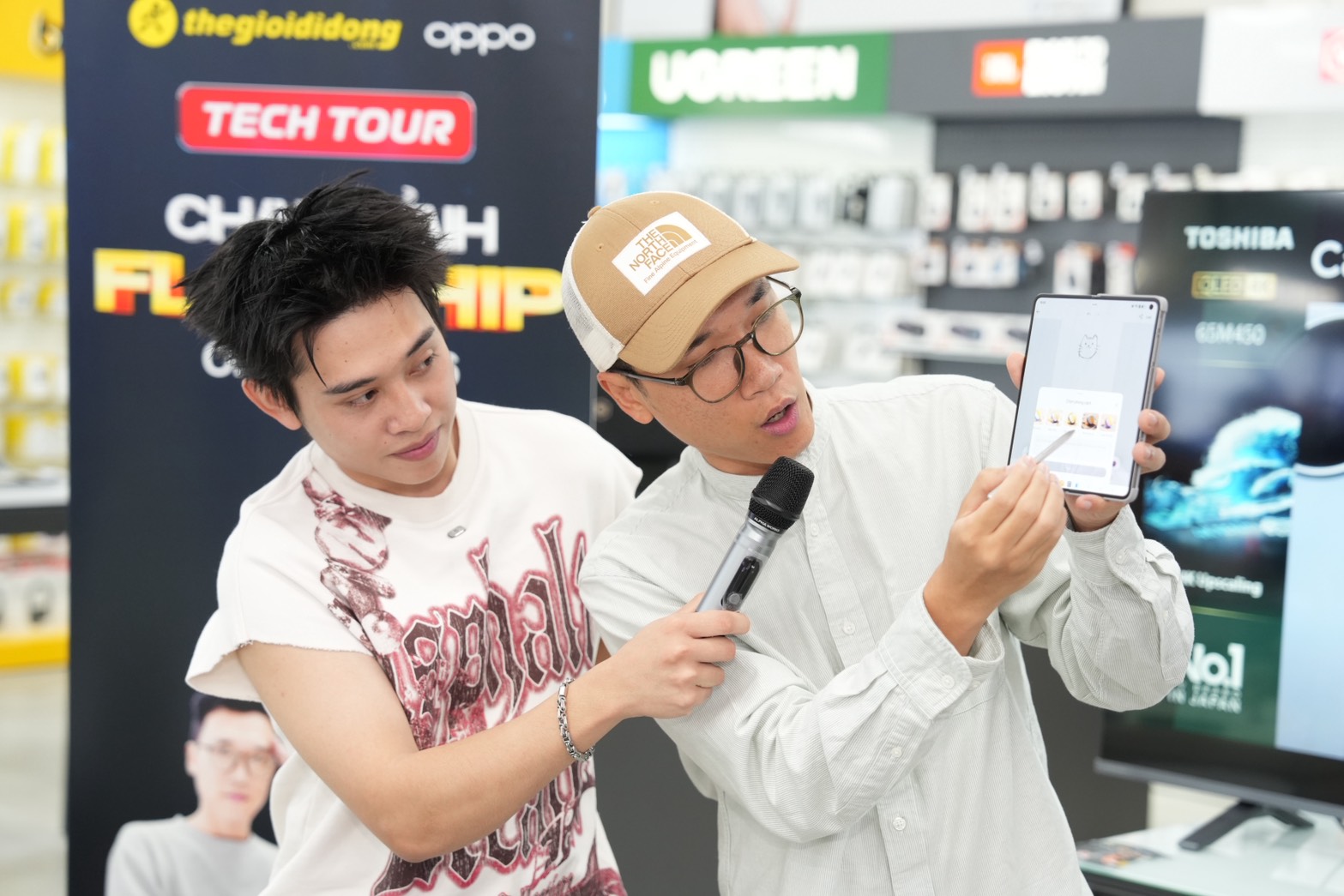 TECH TOUR – CHẠM ĐỈNH FLAGSHIP TECH TOUR – CHẠM ĐỈNH FLAGSHIP