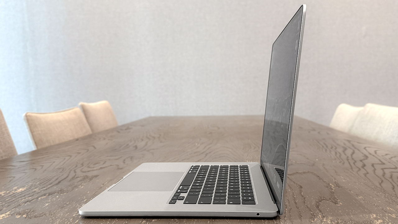 Trên tay MacBook Air M5 Độ mỏng