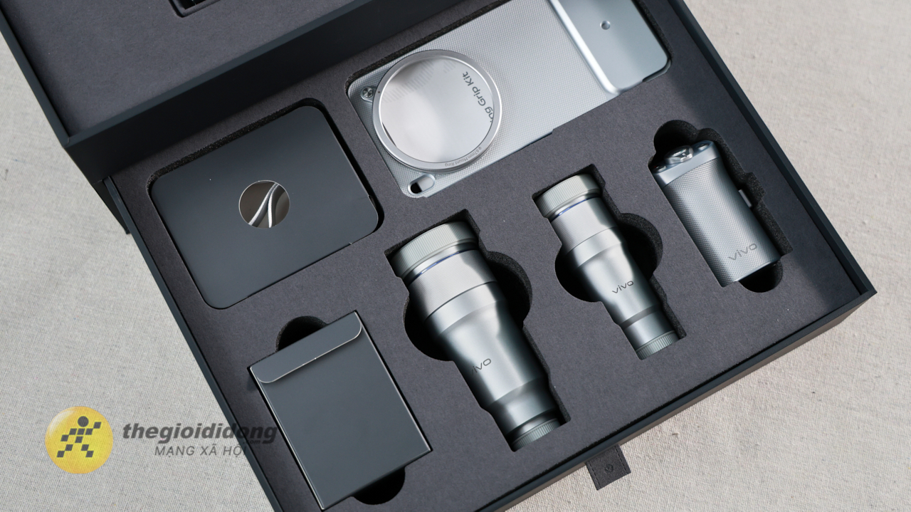 Trên tay nhanh vivo X300 Ultra và bộ Lens kit: Cụm camera siêu khủng, thiết kế đẹp Trên tay nhanh vivo X300 Ultra và bộ Lens kit: Cụm camera siêu khủng, thiết kế đẹp