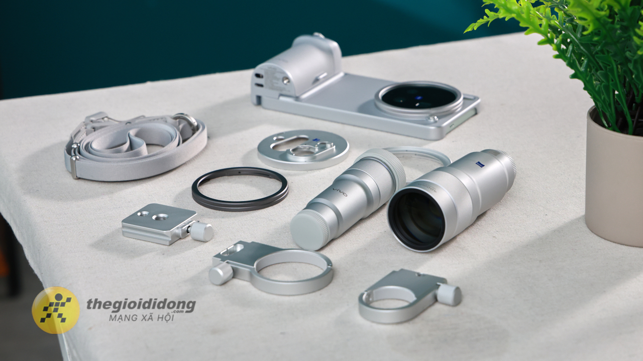 Trên tay nhanh vivo X300 Ultra và bộ Lens kit: Cụm camera siêu khủng, thiết kế đẹp Trên tay nhanh vivo X300 Ultra và bộ Lens kit: Cụm camera siêu khủng, thiết kế đẹp