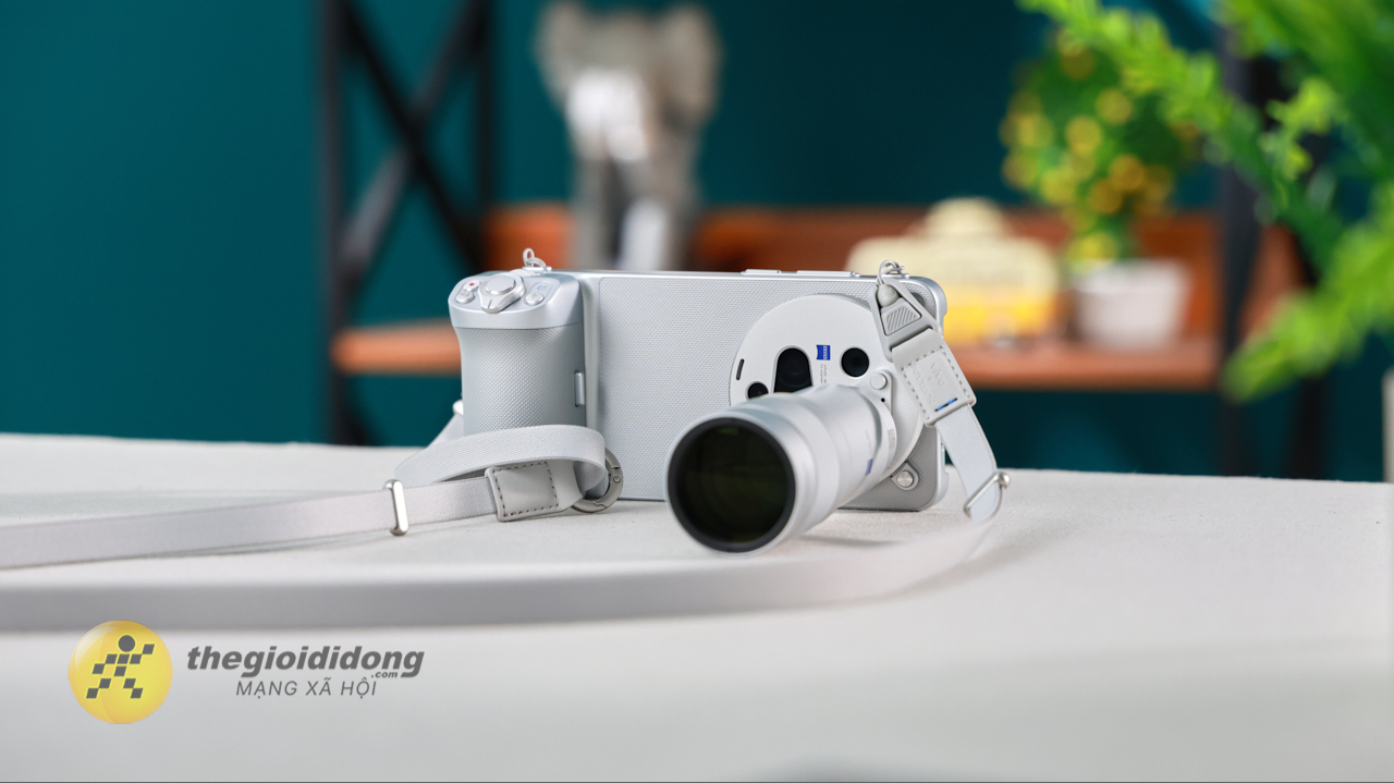 Trên tay nhanh vivo X300 Ultra và bộ Lens kit: Cụm camera siêu khủng, thiết kế đẹp Trên tay nhanh vivo X300 Ultra và bộ Lens kit: Cụm camera siêu khủng, thiết kế đẹp