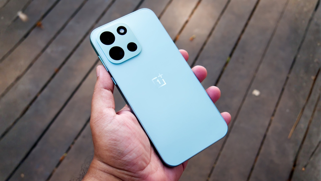 Trên tay OnePlus Nord 6: Snapdragon 8s Gen 4, pin 9.000 mAh và màn hình AMOLED 165 Hz