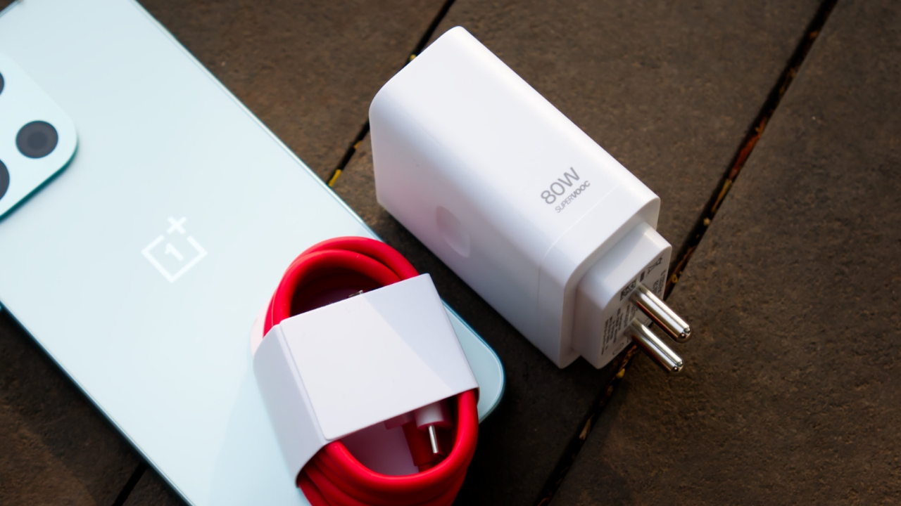 Trên tay OnePlus Nord 6: Snapdragon 8s Gen 4, pin 9.000 mAh và màn hình AMOLED 165 Hz