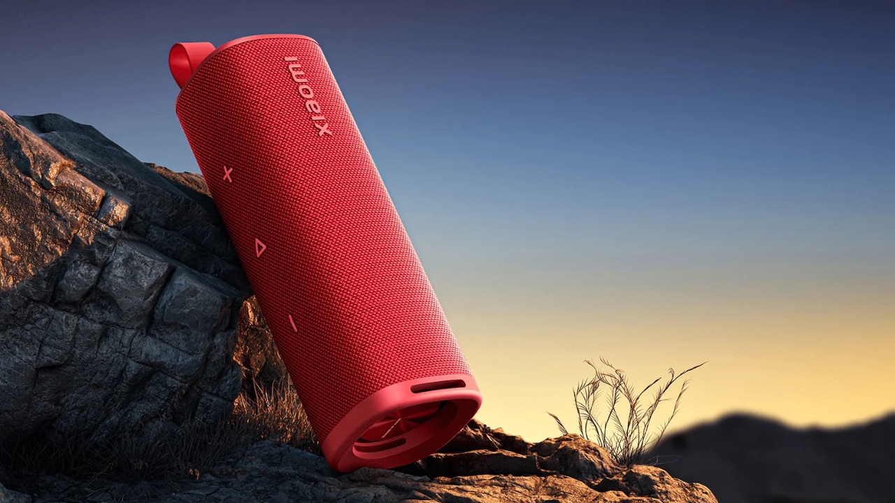 Xiaomi Sound Outdoor: Vừa là loa, cũng vừa là vật trang trí xịn sò cho góc làm việc