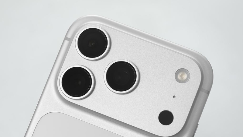 iPhone 17 Pro Max với cụm 3 camera trang thu ph&oacute;ng quang 4x