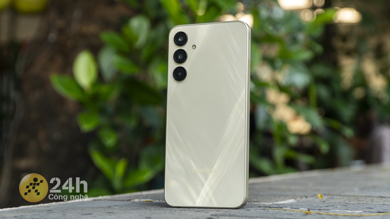 Dù hơn 1 năm tuổi, Samsung Galaxy A16 5G vẫn đáng mua cực kỳ trong tầm giá!
