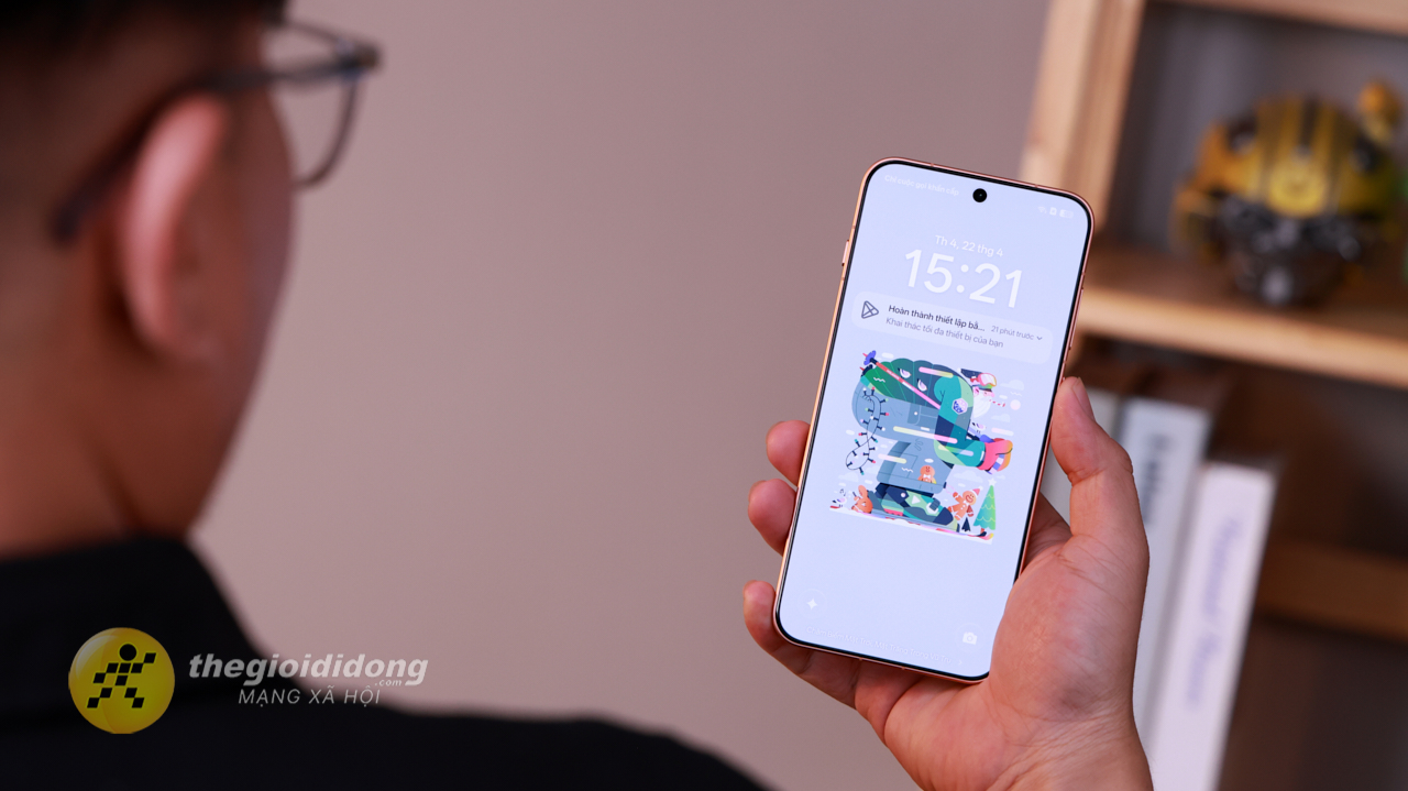 Trên tay OPPO Find X9s: Sắc Cam rực rỡ, chip Dimensity 9500s, pin lớn 7.025 mAh