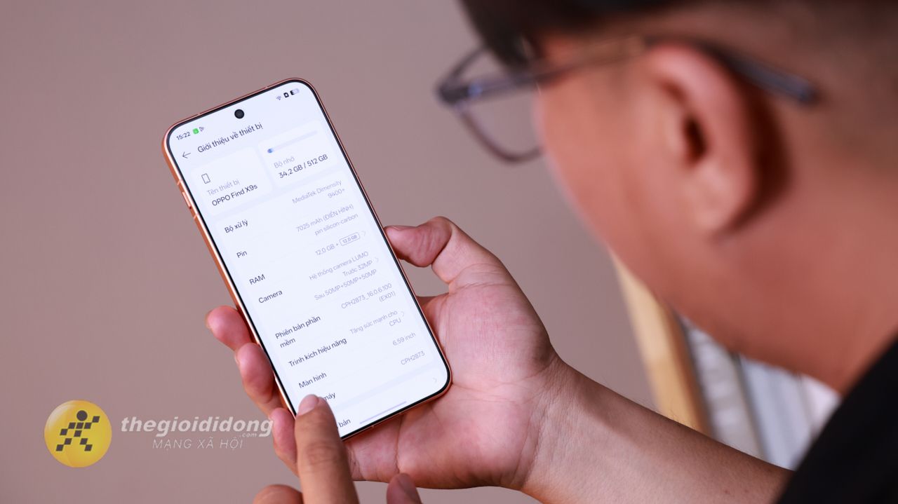 Trên tay OPPO Find X9s: Sắc Cam rực rỡ, chip Dimensity 9500s, pin lớn 7.025 mAh