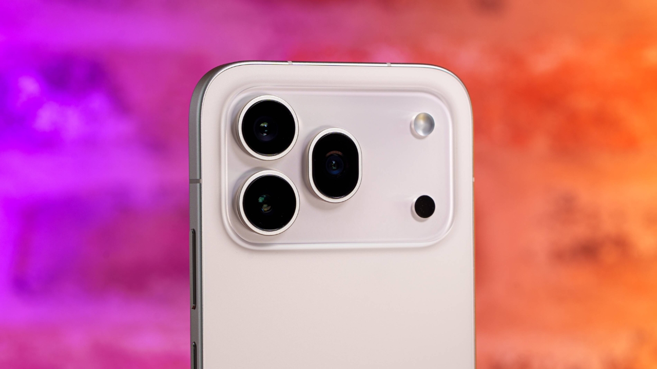 Trên tay HONOR 600 Pro: Thiết kế quen quen, Snapdragon 8 Elite và camera 200 MP siêu xịn