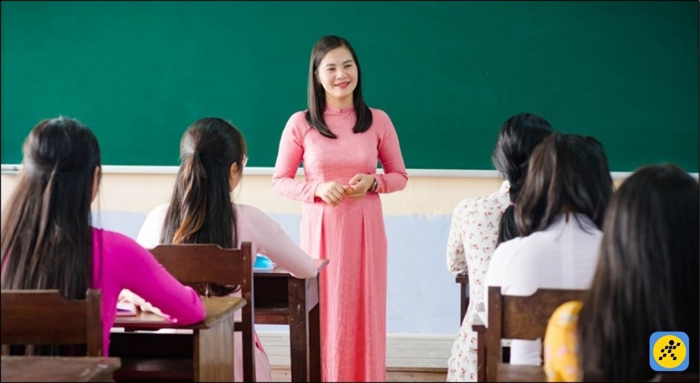 Nếu yêu thích việc truyền đạt kiến thức, bạn có thể chọn Sư phạm Toán, Sư phạm Vật lý hoặc Sư phạm Tiếng Anh
