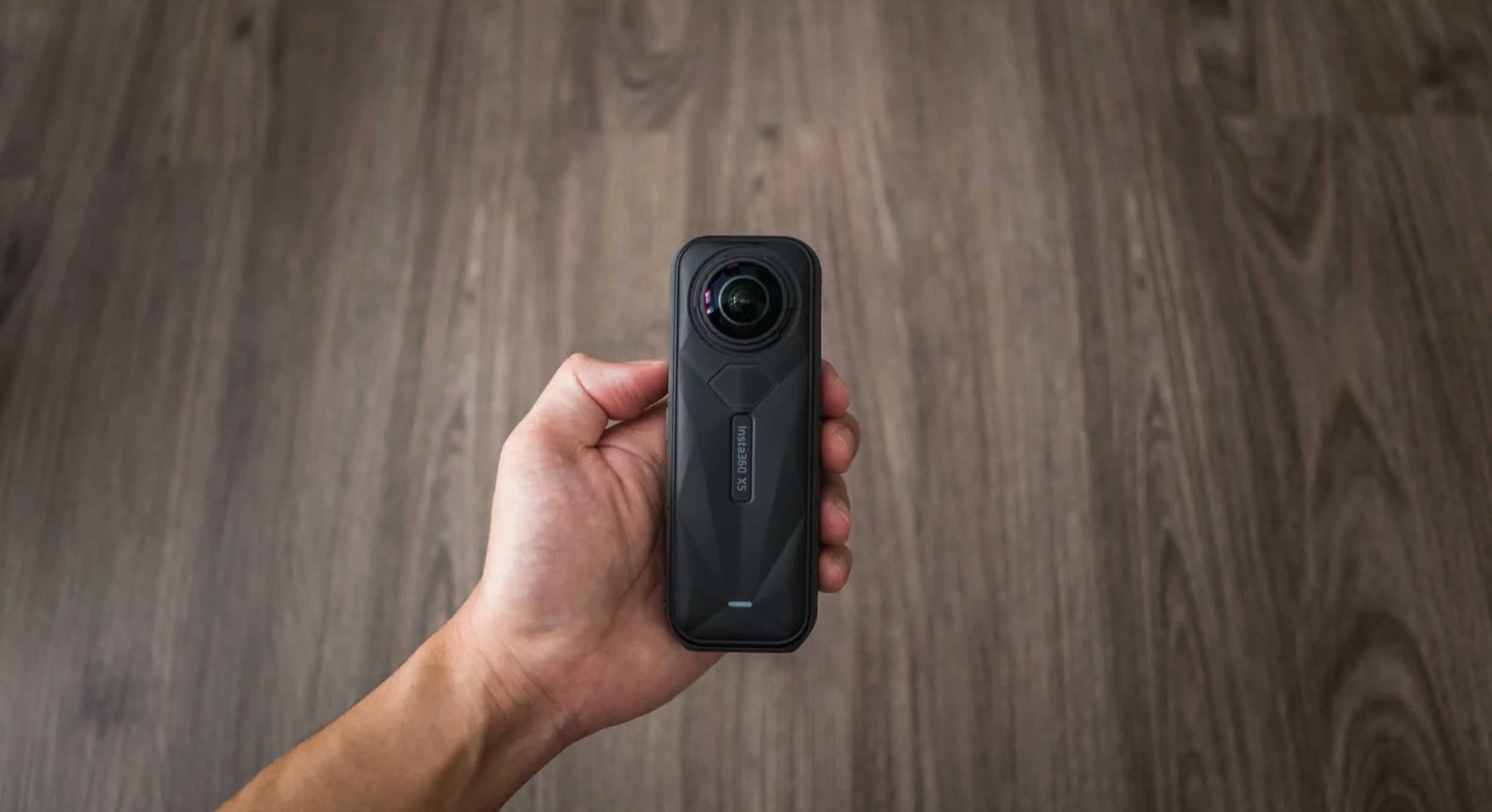 Mở bán camera hành trình Insta360 X5 Essentials Bundle, bảo hành 1 năm