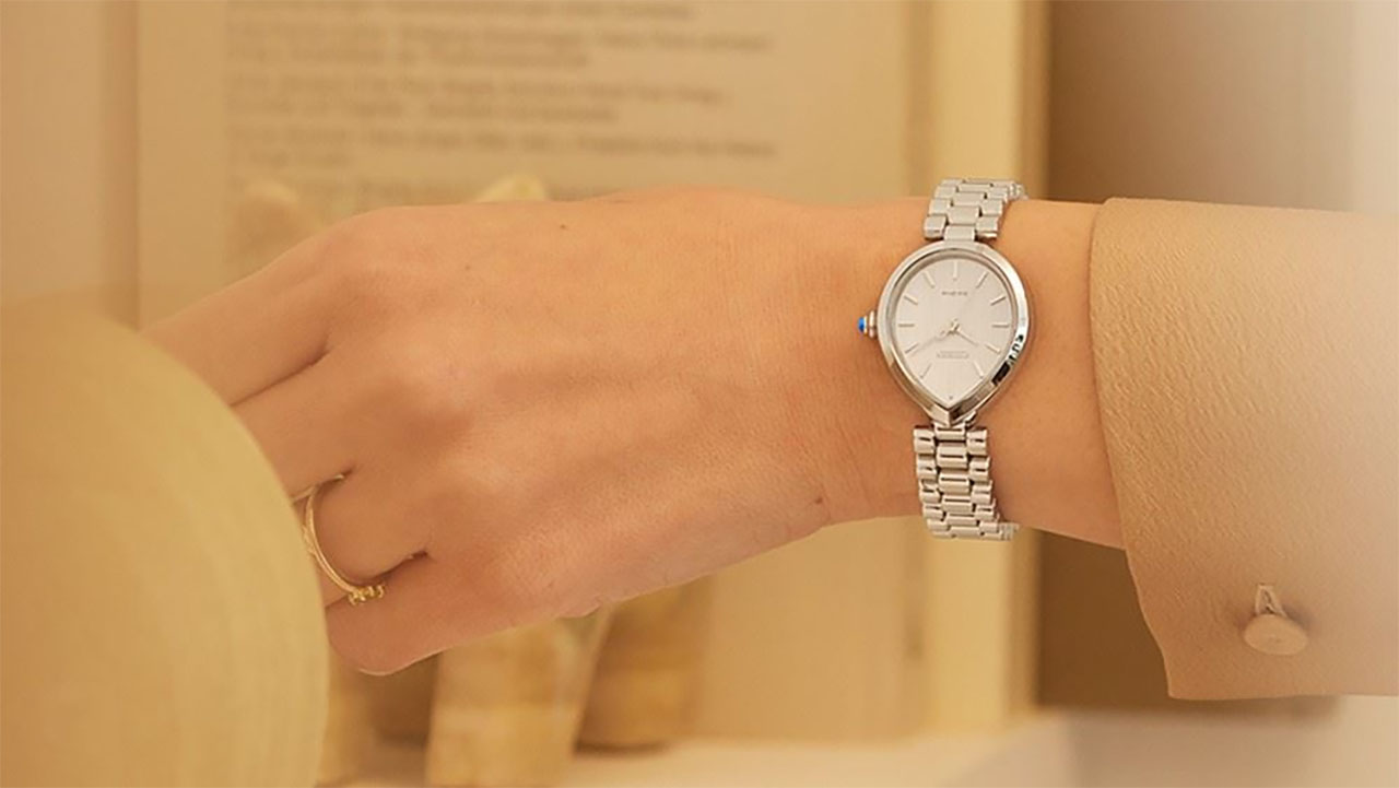 Đồng hồ Citizen 35 mm Nữ EM1200-55A
