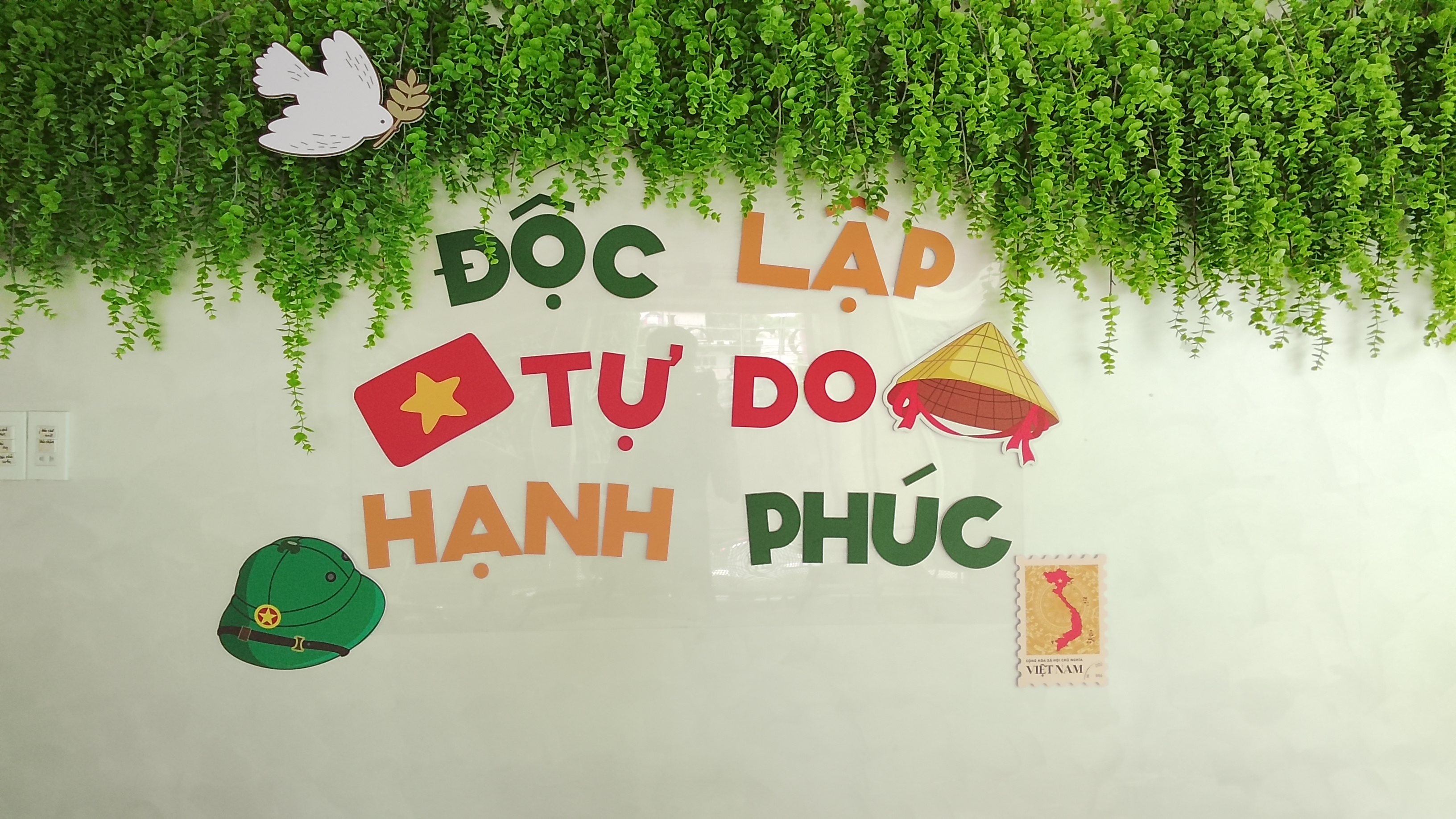 Trên tay realme C100i: Bản rút gọn của realme C100, chip UNISOC 7250, pin 7.000 mAh Trên tay realme C100i: Bản rút gọn của realme C100, chip UNISOC 7250, pin 7.000 mAh