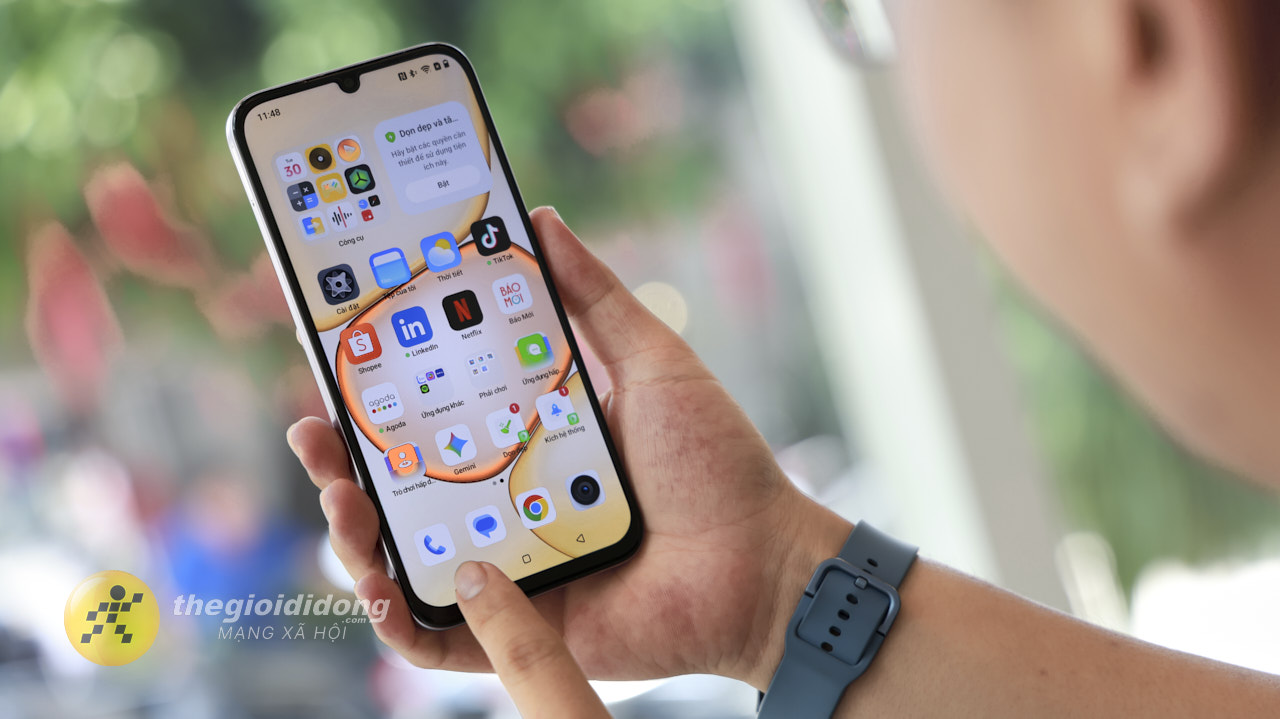Trên tay realme C100i: Bản rút gọn của realme C100, chip UNISOC 7250, pin 7.000 mAh Trên tay realme C100i: Bản rút gọn của realme C100, chip UNISOC 7250, pin 7.000 mAh
