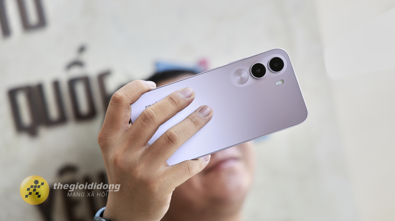 Trên tay realme C100i: Bản rút gọn của realme C100, chip UNISOC 7250, pin 7.000 mAh Trên tay realme C100i: Bản rút gọn của realme C100, chip UNISOC 7250, pin 7.000 mAh