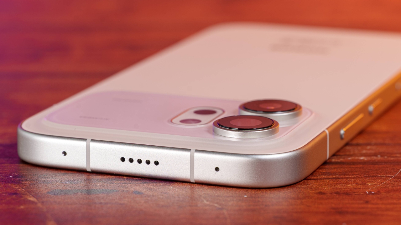 Trên tay HONOR 600: Thiết kế cao cấp, chip Snapdragon 7 Gen 4 và camera chính 200 MP Trên tay HONOR 600: Thiết kế cao cấp, chip Snapdragon 7 Gen 4 và camera chính 200 MP