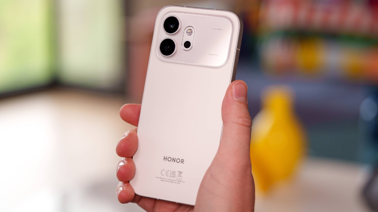 Trên tay HONOR 600: Thiết kế cao cấp, chip Snapdragon 7 Gen 4 và camera chính 200 MP Trên tay HONOR 600: Thiết kế cao cấp, chip Snapdragon 7 Gen 4 và camera chính 200 MP