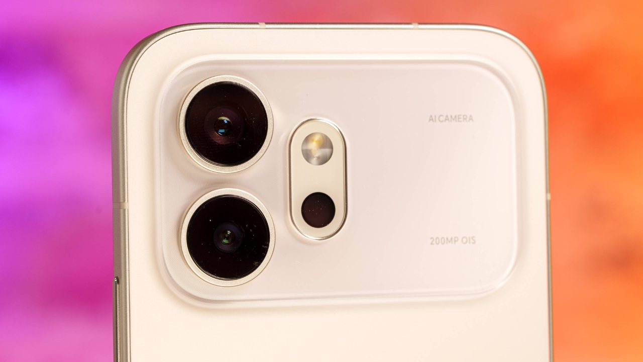 Trên tay HONOR 600: Thiết kế cao cấp, chip Snapdragon 7 Gen 4 và camera chính 200 MP Trên tay HONOR 600: Thiết kế cao cấp, chip Snapdragon 7 Gen 4 và camera chính 200 MP