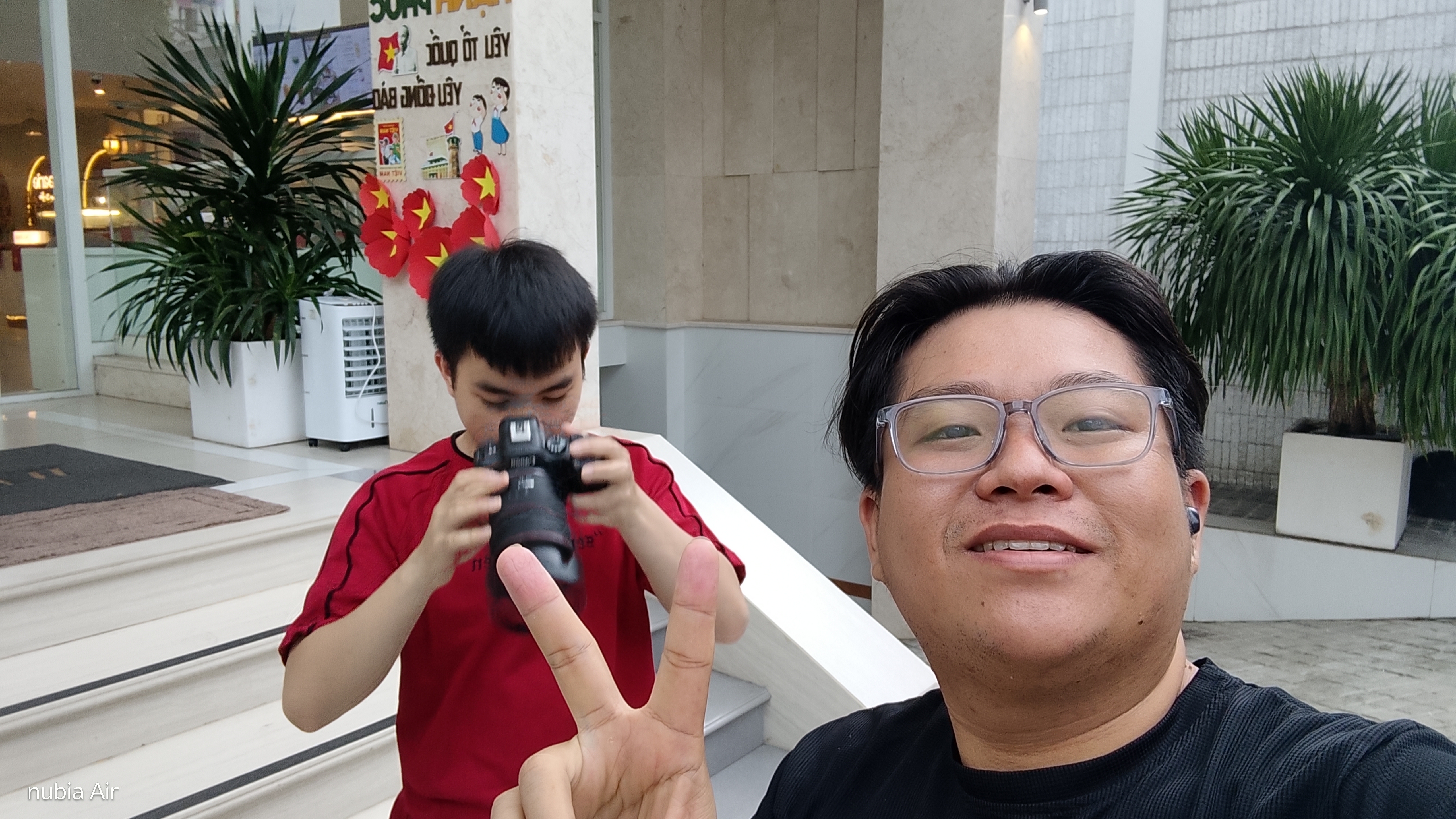 Trên tay Nubia Air: Giá hơn 5 triệu mà có màn hình AMOLED 1.5K, thiết kế siêu mỏng 6 mm Trên tay Nubia Air: Giá hơn 5 triệu mà có màn hình AMOLED 1.5K, thiết kế siêu mỏng 6 mm