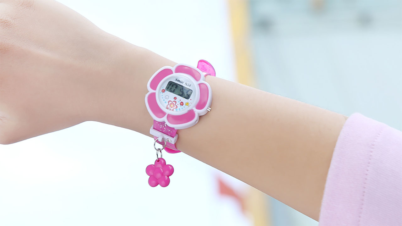 Quốc tế thiếu nhi, đồng hồ chỉ từ 66K Chất liệu
