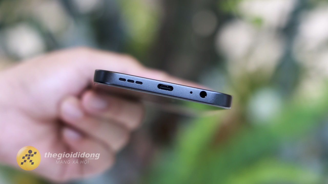Trên tay Nubia V80 Design: Thiết kế có độ hoàn thiện cao, chip UNISOC T7280, pin 5.000 mAh Trên tay Nubia V80 Design: Thiết kế có độ hoàn thiện cao, chip UNISOC T7280, pin 5.000 mAh