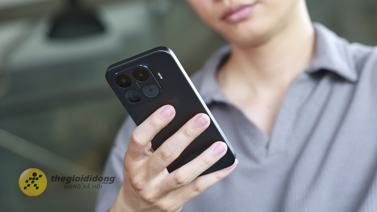 Trên tay Xiaomi 17T: Dimensity 8500-Ultra mạnh mẽ, camera tiềm vọng 5x