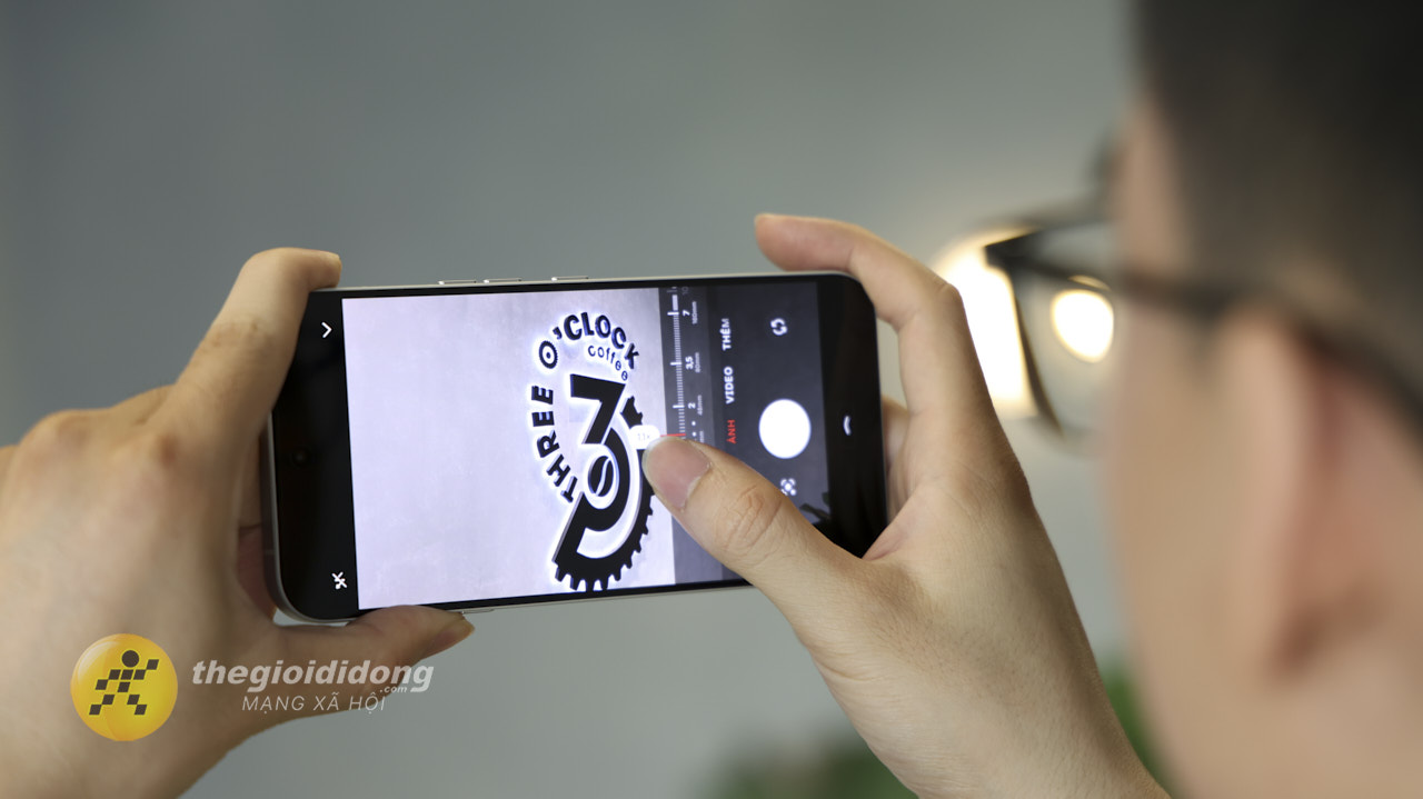 Trên tay Nothing Phone (4a) Pro Trên tay Nothing Phone (4a) Pro