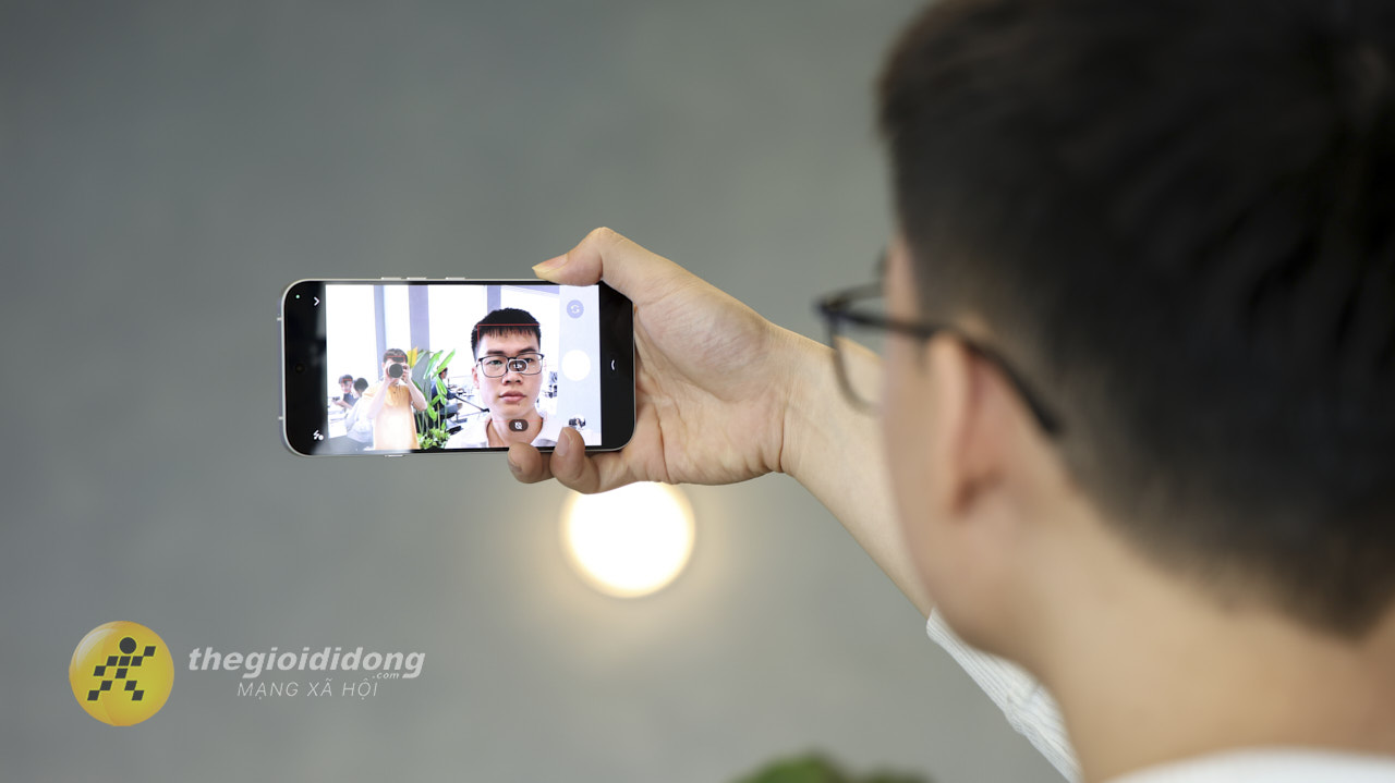 Trên tay Nothing Phone (4a) Pro Trên tay Nothing Phone (4a) Pro