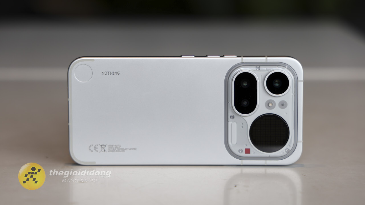 Trên tay Nothing Phone (4a) Pro Trên tay Nothing Phone (4a) Pro