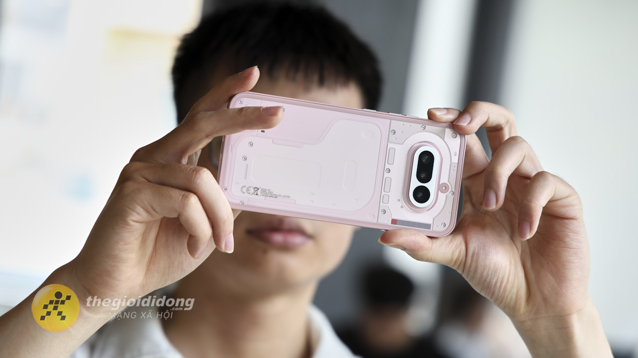 Trên tay Nothing Phone (4a) Trên tay Nothing Phone (4a)